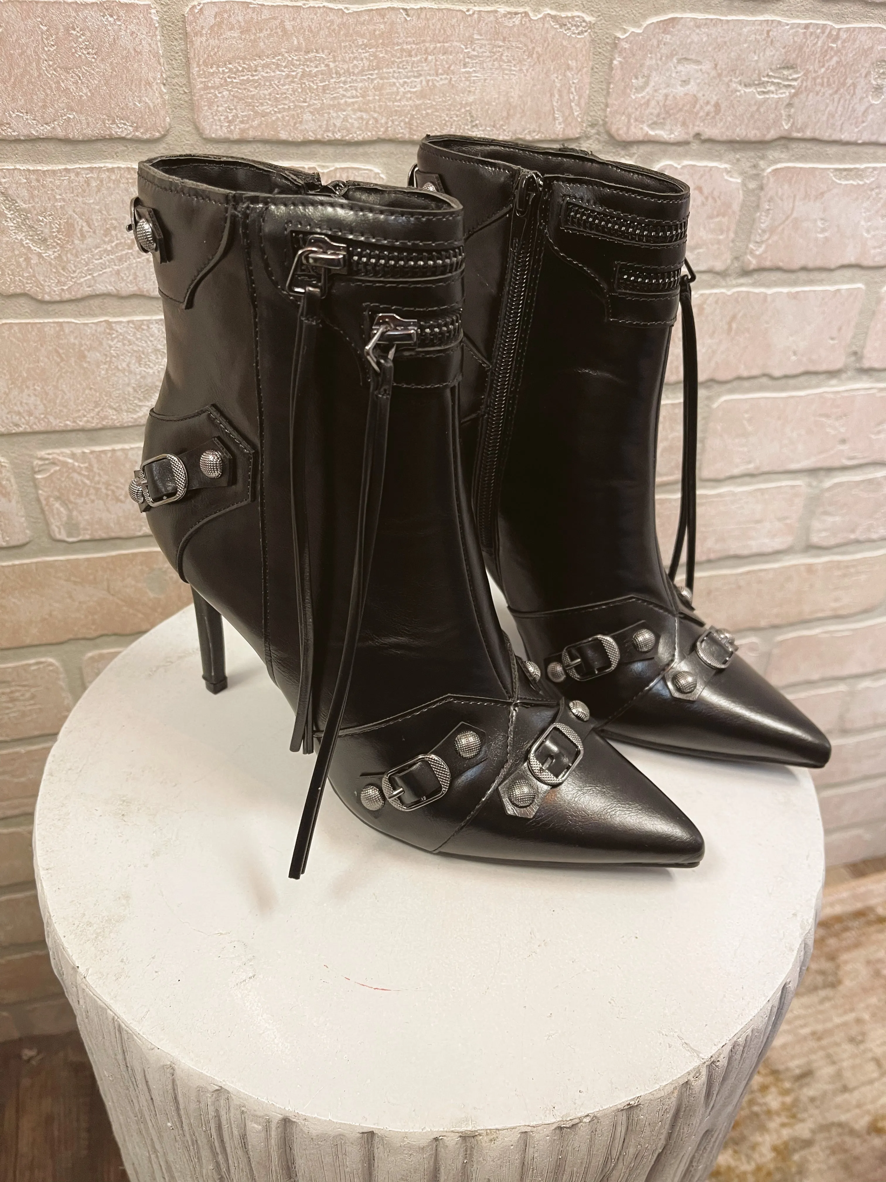 Bamboo Herbage Stud and Buckles Black Boots